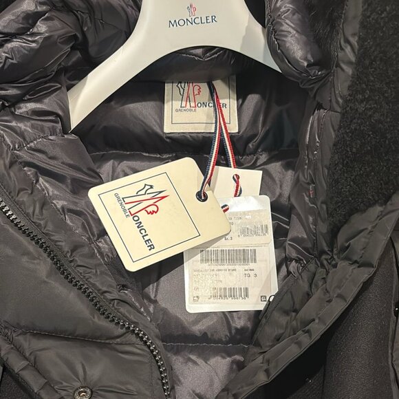 Authentic Moncler Jacket - Picture 3 of 5